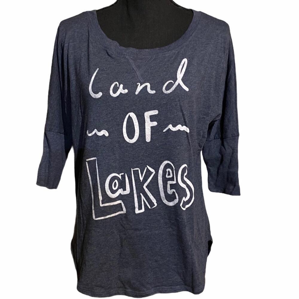 Land of Lakes Hi-Low 3/4 Sleeve Graphic T-Shirt Women's S Small